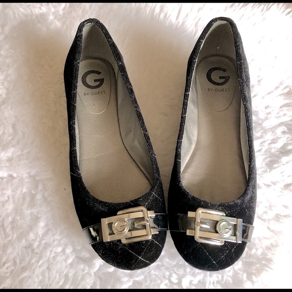 Guess  Black Velvet Flats - Picture 1 of 4